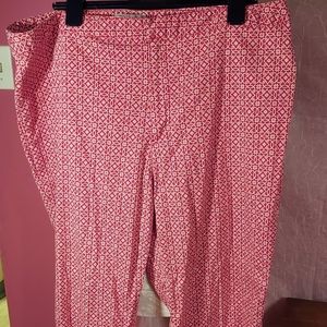Womans Plus Size Petite Pants size 20W in Red & White looks like Snowflakes!